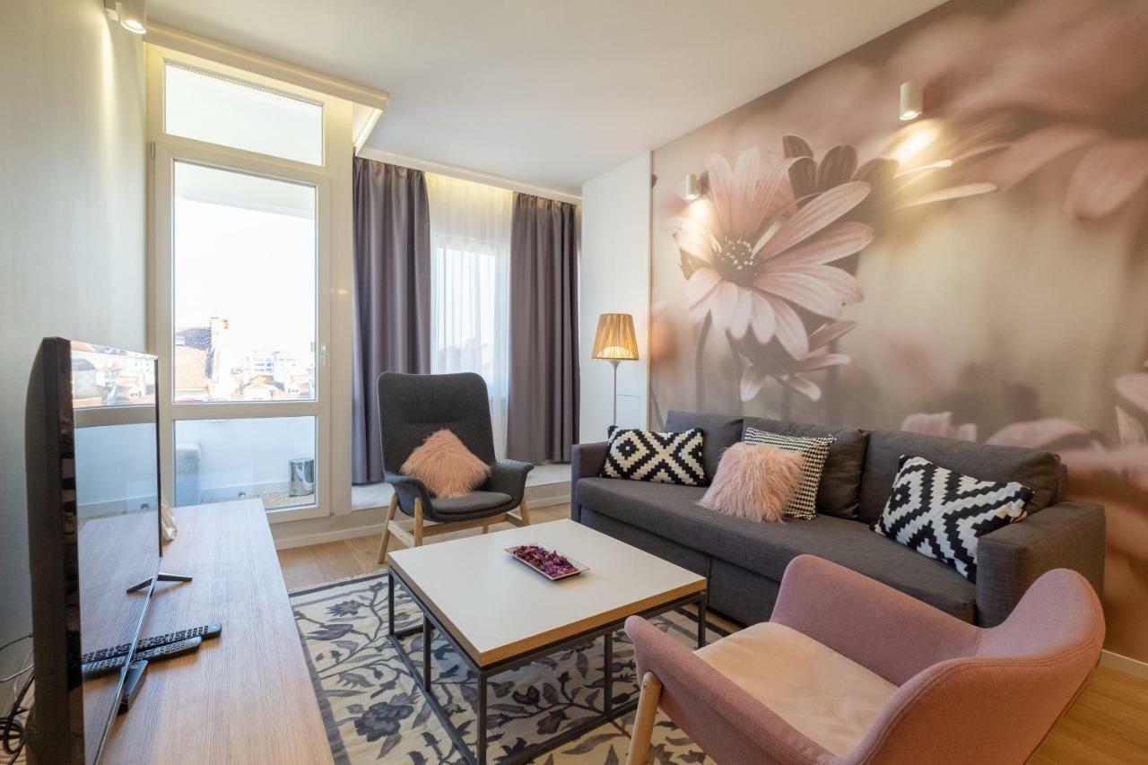 Vitosha Blvd Luxury 2-Bedroom, 2-Bathroom With Balcony Sófia Exterior foto