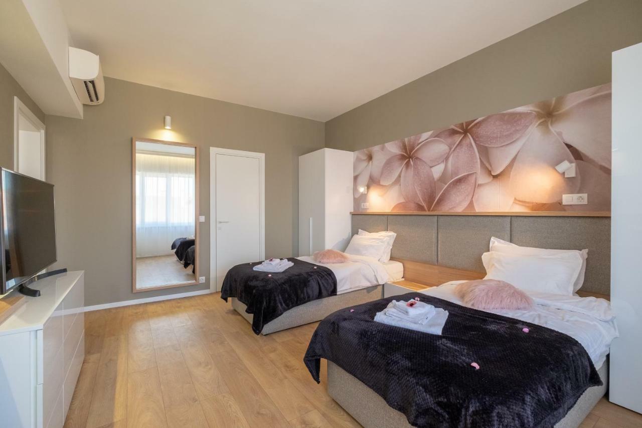 Vitosha Blvd Luxury 2-Bedroom, 2-Bathroom With Balcony Sófia Exterior foto