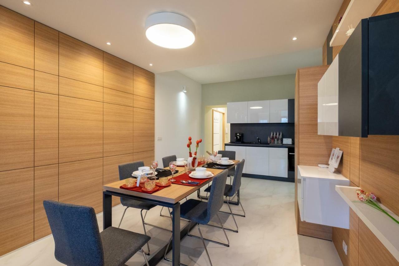 Vitosha Blvd Luxury 2-Bedroom, 2-Bathroom With Balcony Sófia Exterior foto