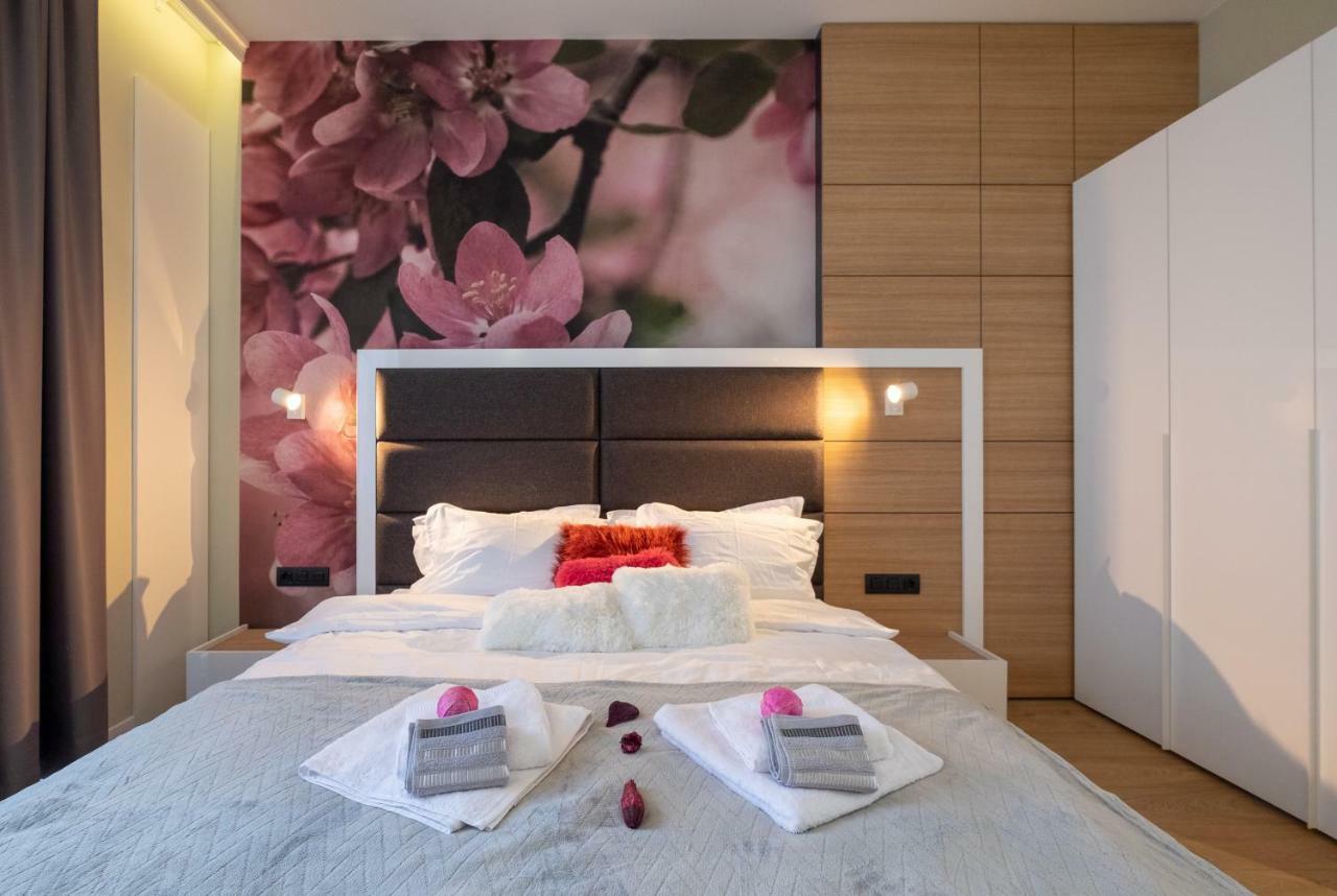 Vitosha Blvd Luxury 2-Bedroom, 2-Bathroom With Balcony Sófia Exterior foto