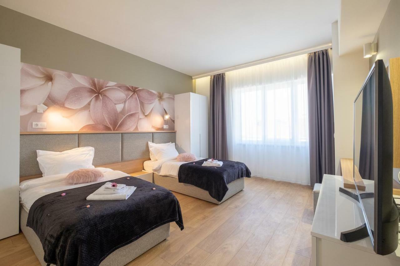 Vitosha Blvd Luxury 2-Bedroom, 2-Bathroom With Balcony Sófia Exterior foto