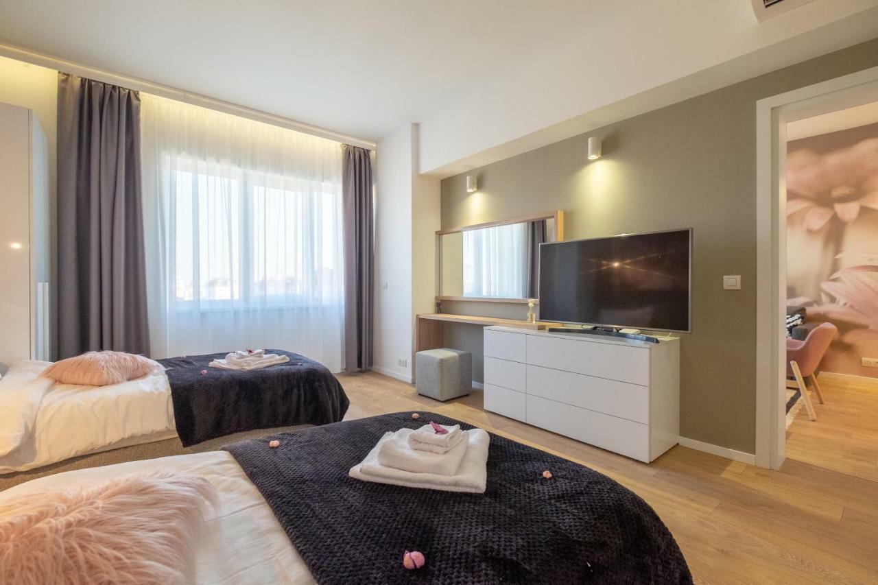Vitosha Blvd Luxury 2-Bedroom, 2-Bathroom With Balcony Sófia Exterior foto